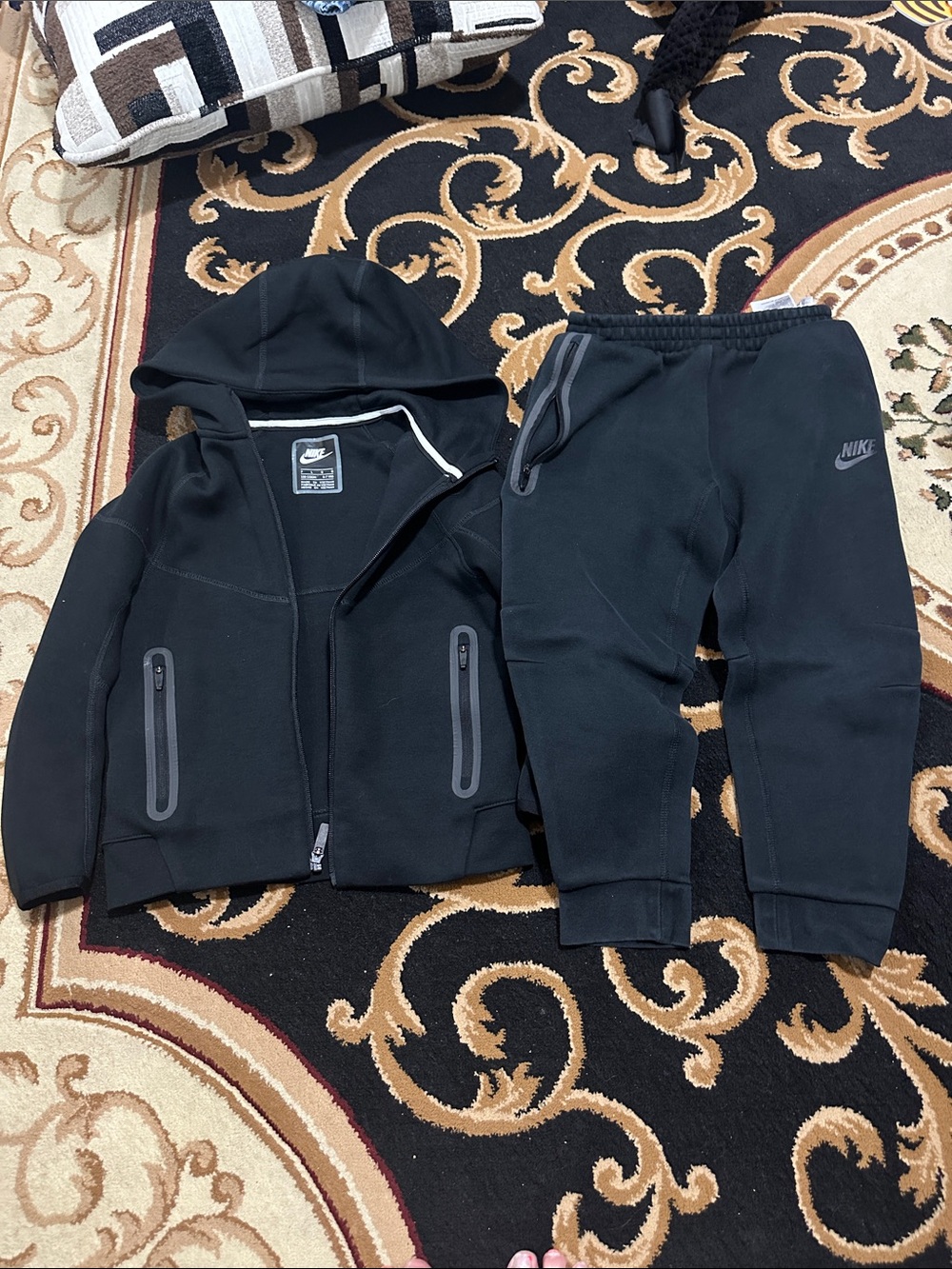 Size 7 Nike Kids Black tech fleece Hoodie & Joggers Set - Black